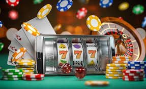 မြန်မာ Online Betting ငွေသွင်းထုတ် Mobile Phone ဖြင့် ဆောင်ရွက်နေသော မြင်ကွင်း