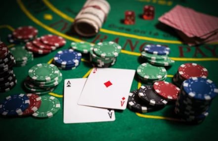 မြန်မာ Sportsbook Betting ကစားသမား Odds စစ်ဆေးနေသော မြင်ကွင်း